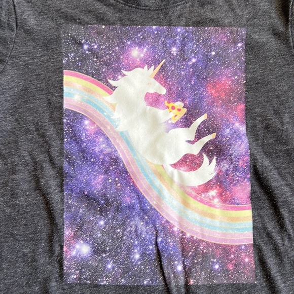 Old navy unicorn tee - Picture 2 of 6